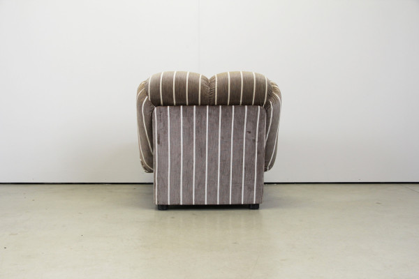 Shell-shaped vintage lounge chair, Italy 1970s