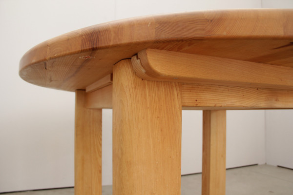 Set da pranzo brutalista in legno di olmo